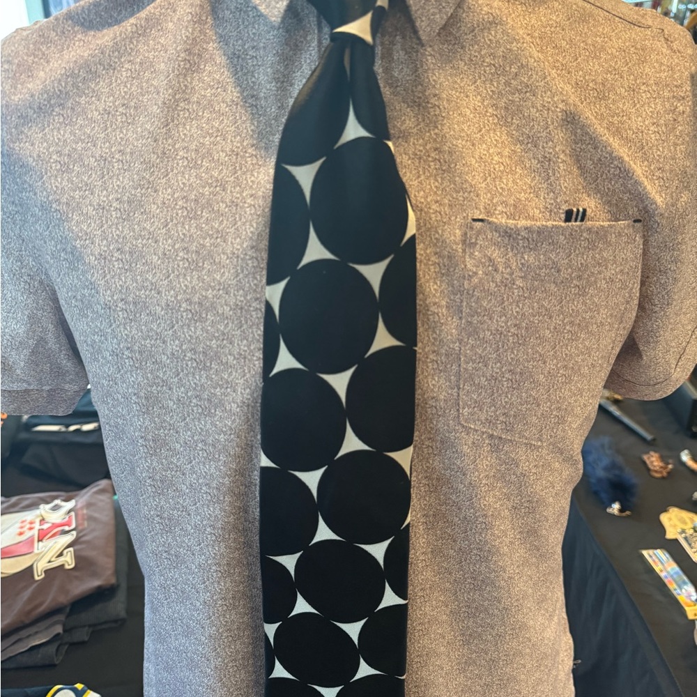 Black and White Geometric Tie - Picture 3 of 5
